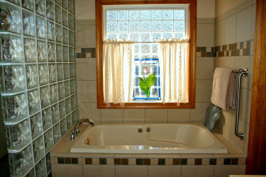 Πού καλύτερα να χρησιμοποιήσετε ένα μωσαϊκό στο εσωτερικό: στην κουζίνα, μπάνιο ή σαλόνι; (180+ φωτογραφίες). Εμπνευσμένος σχεδιασμός με επιλογές (ξύλο, καθρέφτης, γυαλί)