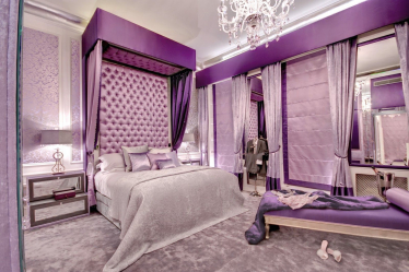Behang lila kleur in het ontwerp van de woonkamer, slaapkamer en andere kamers. Succesvolle combinaties en combinaties (90+ foto's)