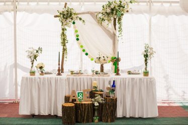 Einen Saal für eine unvergessliche Hochzeit gestalten Die Hände (210+ Fotos) Für immer ein Leben lang!
