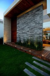 Matériaux de façade pour la décoration extérieure de la maison (225+ Photo): types de revêtements avec un résultat incroyable