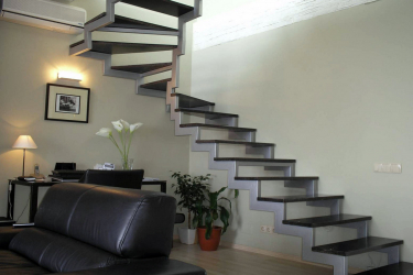 Terminando as escadas em uma casa particular: As idéias mais populares (laminado, azulejo, pedra). Selecionamos apenas materiais práticos e confiáveis ​​(mais de 160 fotos)