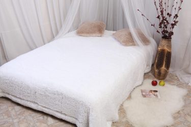 Design moderno del copriletto sul letto nella camera da letto - Beautiful and Stylish New (170+ Foto)