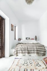 Yatak odasında yatak örtüdeki modern tasarım - Güzel ve Şık Yeni (170+ Fotoğraflar)