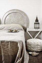 Diseño moderno de la colcha de la cama en el dormitorio: nuevo y hermoso (170+ fotos)