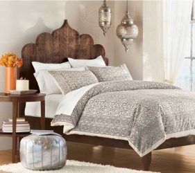Modern design van de sprei op het bed in de slaapkamer - Mooi en stijlvol nieuw (170+ foto's)