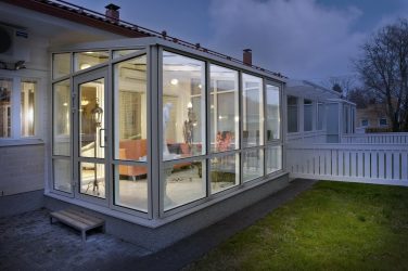 Veranda adjunta a la casa (+210 fotos): consejos para un uso óptimo del espacio
