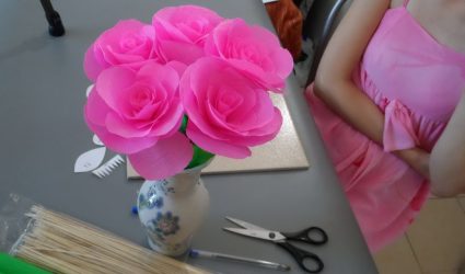 Come realizzare rose con la carta con le tue mani: Istruzioni dettagliate per principianti (oltre 190 foto)