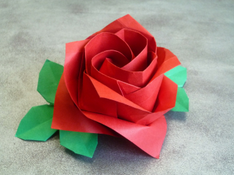 Cara membuat mawar dari kertas dengan tangan anda sendiri: Arahan langkah demi langkah untuk pemula (190+ Foto)