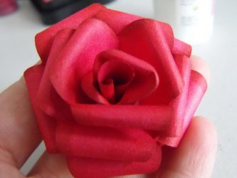 अपने हाथों से कागज से गुलाब कैसे बनाएं: शुरुआती के लिए चरण-दर-चरण निर्देश (190+ फ़ोटो)