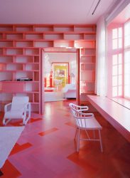 Kisah dongeng merah jambu: 220+ (Foto) kombinasi pilihan di pedalaman bilik yang berbeza
