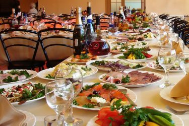 Festlig bordsinställning (280 + bilder): Teknik och regler för att organisera måltider