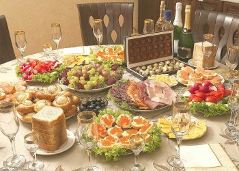Impostazione del tavolo festivo (oltre 280 foto): tecnologia e regole per l'organizzazione dei pasti