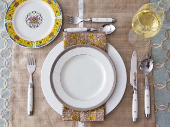 Tetapan meja perayaan (280+ Foto): Teknologi dan peraturan untuk mengatur makan