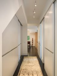 Koridordaki dolapların modern tasarımı: 95+ Fotoğraflar - İç mekan tadilatı için fikirler