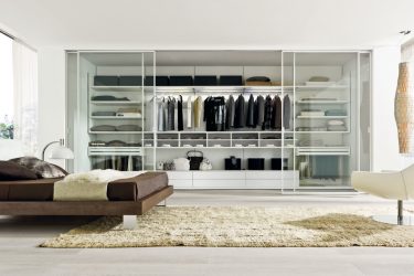 Armario en la habitación: encuentra el armario de tus sueños. Los modelos más relevantes y prácticos.