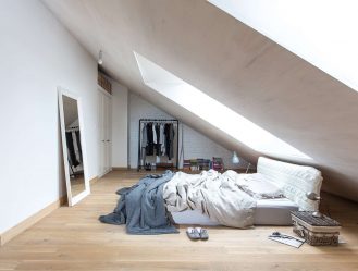 Verbazingwekkende ontwerpideeën Slaapkamers op de zolder: 200+ (foto) Interieur in moderne stijl