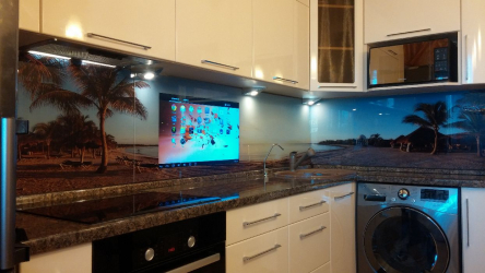 TV di dapur - Praktikal, Bergaya, Asal (135+ Foto). Pilihan tempat penginapan terbaik