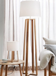 Lampadaire dans la maison: un élément de décoration ou un moyen de créer style et confort? Options de plancher 200+ (Photos) pour le salon, la chambre et la cuisine