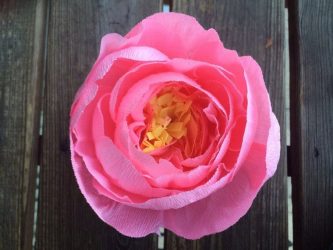 Wie kann man aus Süßkarton mit eigenen Händen Blumen aus Wellpappe herstellen? Meisterkurs +75 Fotos von luxuriösen Blumensträußen