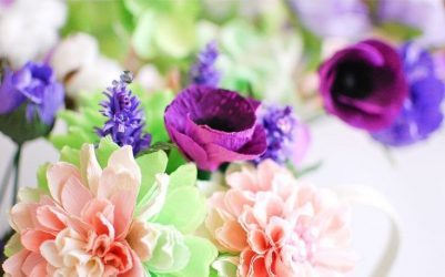 자신의 손으로 사탕과 함께 골판지에서 꽃을 만드는 방법? 마스터 클래스 +75 호화로운 부케 사진