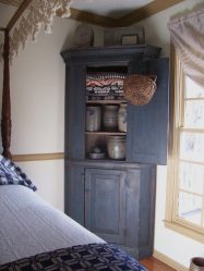 Buat bahagian dalaman anda sendiri: 110+ Foto reka bentuk Bilik tidur Corner dengan napolem. Anda tidak boleh meneka idea-idea ini!
