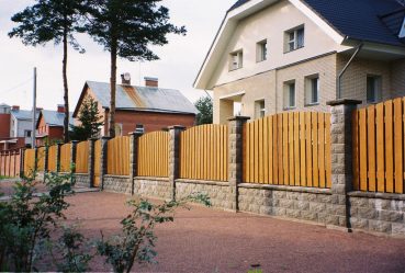 390 + Foto di recinzioni per case private e fattorie. Tutti i criteri e le scelte