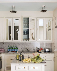 Augmenter l'espace à l'aide d'un miroir dans la cuisine: Où placer? Comment ramasser? Comment faire? Choisir les meilleures options (au mur, au-dessus de l'étagère, au-dessus de la table, sur le tablier)