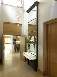 Πώς να επιλέξετε έναν καθρέφτη στο διάδρομο; 235+ (Φωτογραφία) Σχεδιασμός Ιδέες για διακόσμηση (ντουλάπα, τραπέζι, σαλονάκι)