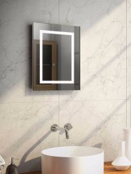 Spiegel im Badezimmer mit Lichtern (über 200 Fotos): Praktikabilität und Originalität der Idee. Wählen Sie zusätzliches Zubehör (Steckdose / Uhr / Heizung)