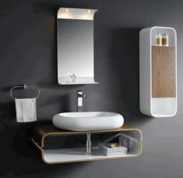 Spiegel im Badezimmer mit Lichtern (über 200 Fotos): Praktikabilität und Originalität der Idee. Wählen Sie zusätzliches Zubehör (Steckdose / Uhr / Heizung)