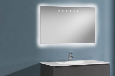 रोशनी के साथ बाथरूम में दर्पण (200+ तस्वीरें): विचार की व्यावहारिकता और मौलिकता। अतिरिक्त सामान चुनें (सॉकेट / घड़ी / गर्म)