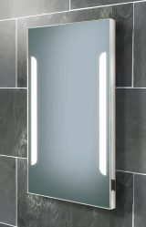 กระจกในห้องน้ำพร้อมแสงไฟ (200 ภาพ): การใช้งานจริงและความคิดริเริ่มของความคิด เลือกอุปกรณ์เสริมเพิ่มเติม (ซ็อกเก็ต / นาฬิกา / เครื่องทำความร้อน)