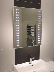 Espelho no banheiro com luzes (mais de 200 fotos): praticidade e originalidade da idéia. Escolha acessórios adicionais (tomada / relógio / aquecida)